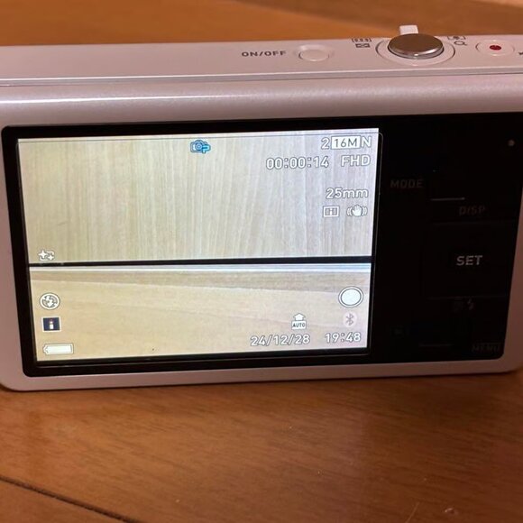 CASIO EXILIM EX-ZR70 WE Digital Camera - Picture 6 of 7